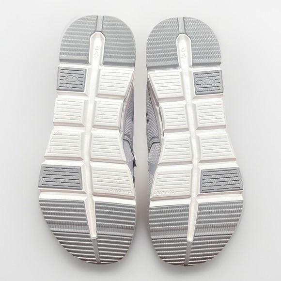 On Cloud Sky In Youth size 6.5 - Picture 8 of 9